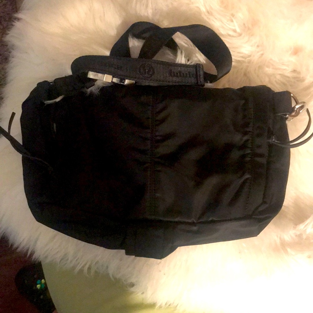 Lululemon cross body or waist pack black medium